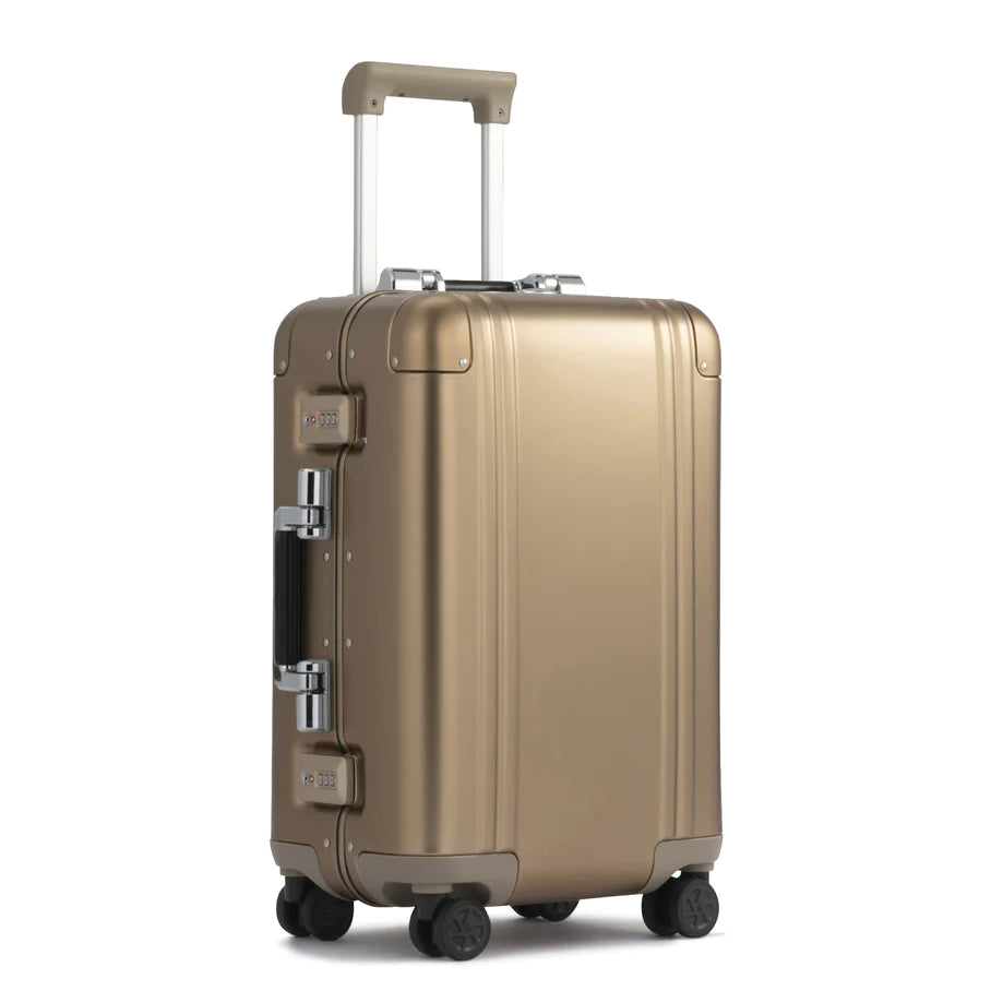 Zero Haliburton CLASSIC ALUMINUM 3.0 International Carry-on 33L Zero Haliburton CLASSIC ALUMINUM 3.0 International Carry-on 33L