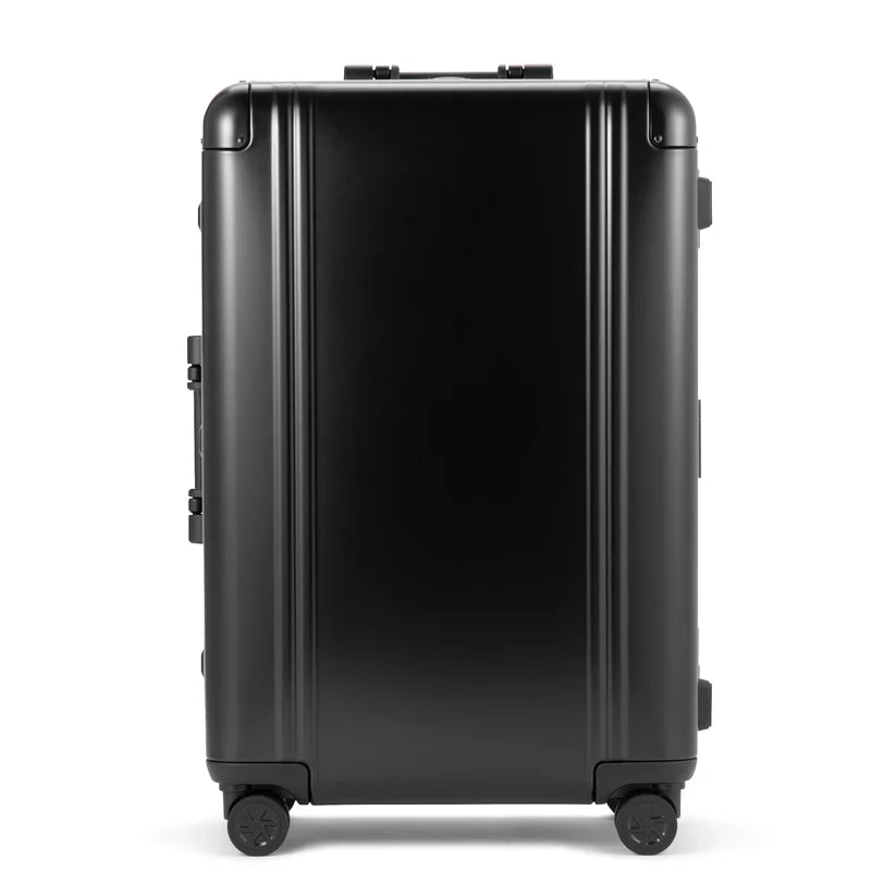 Zero Haliburton Classic Aluminum 3.0 Large Travel Case 88L - Altman Luggage 