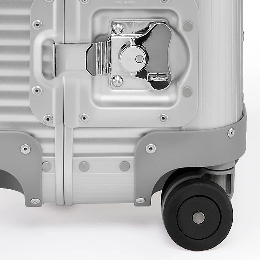 FPM Milano Bank Spinner 53 Trolley Cabin Size