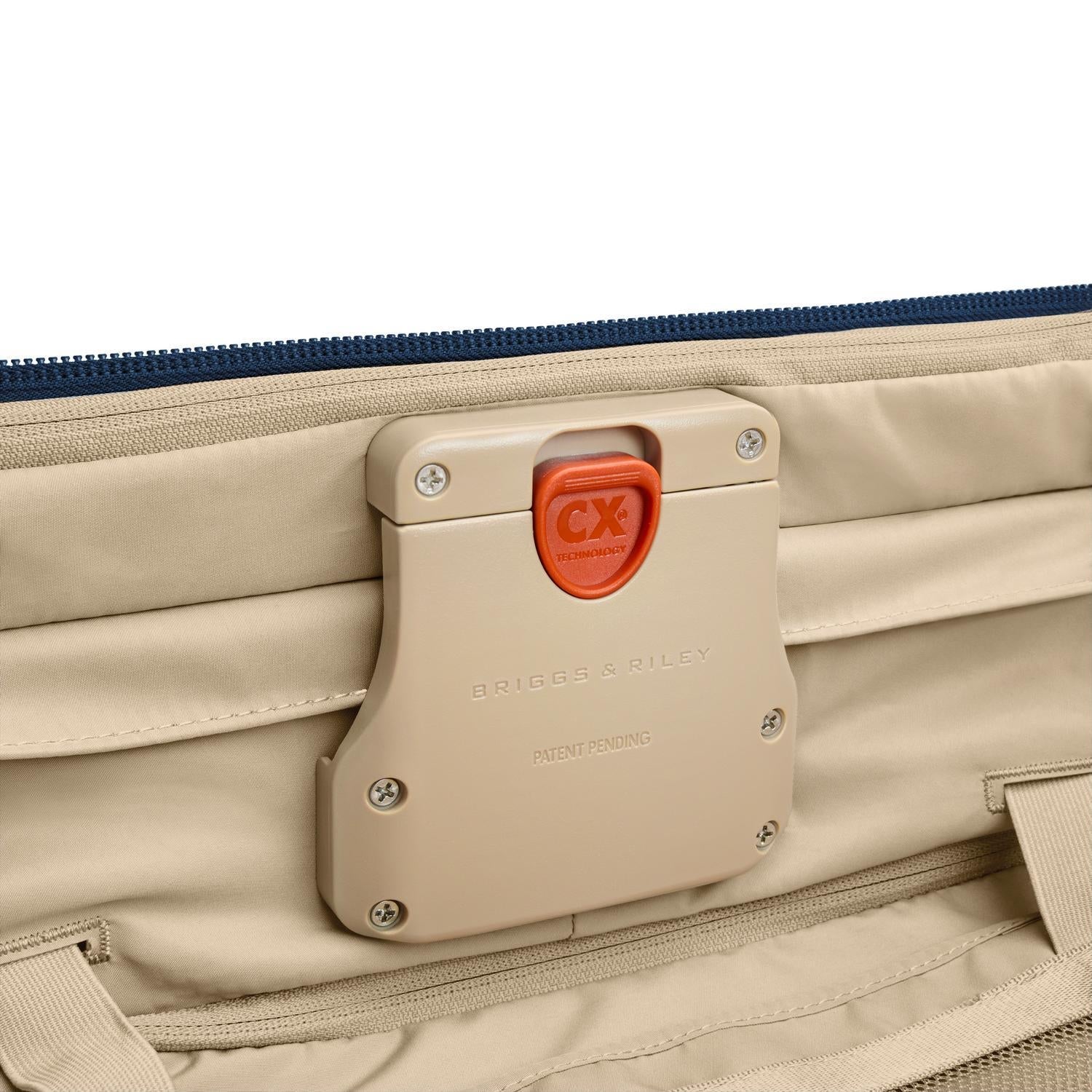 Briggs & Riley Baseline Compact 24" Checked Expandable Spinner Black