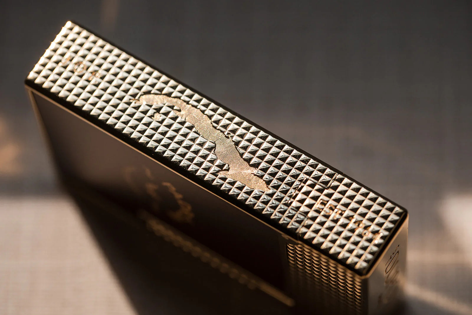 S.T. Dupont Le Grand Lacquered Lighter Padron Brown