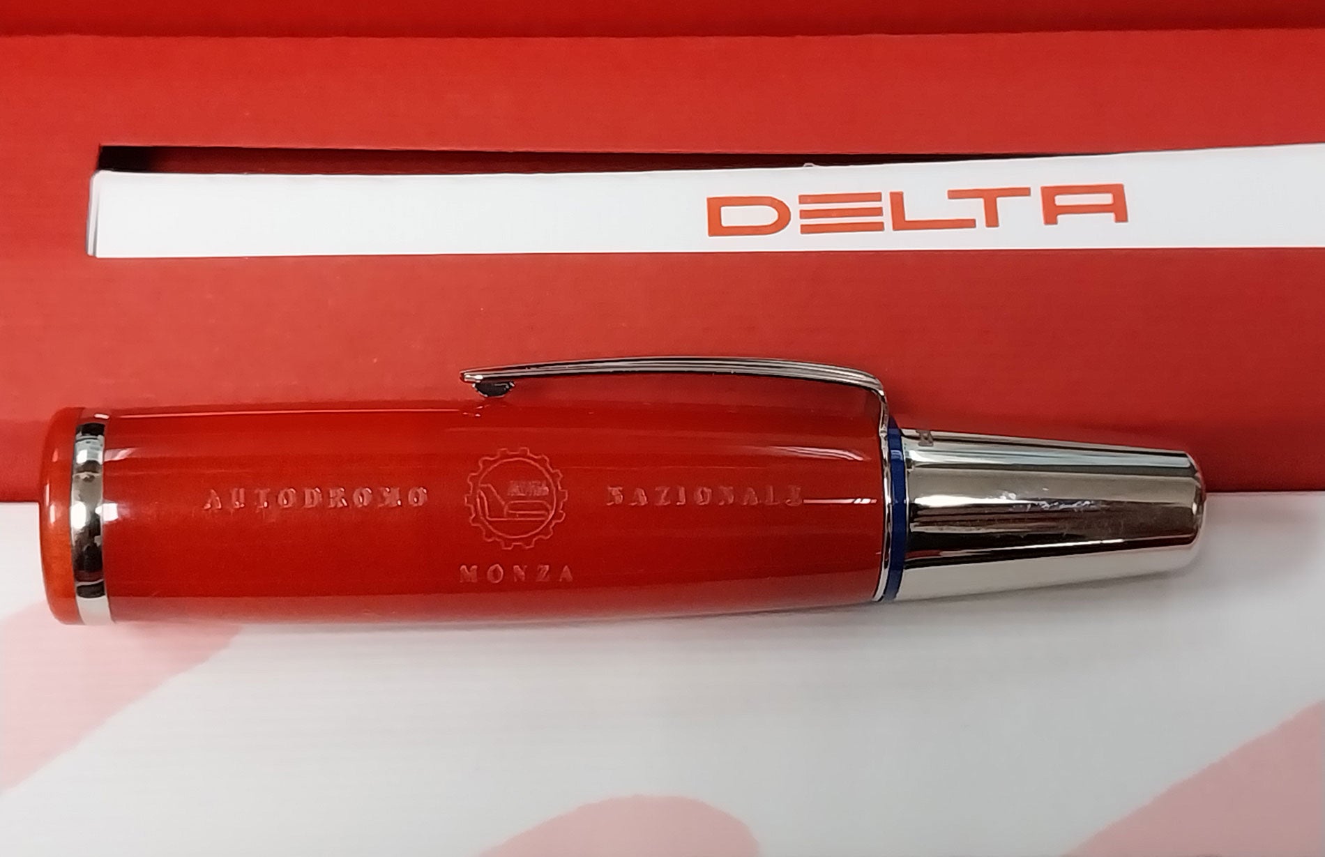 Delta Monza Red Fountain Pen Medium