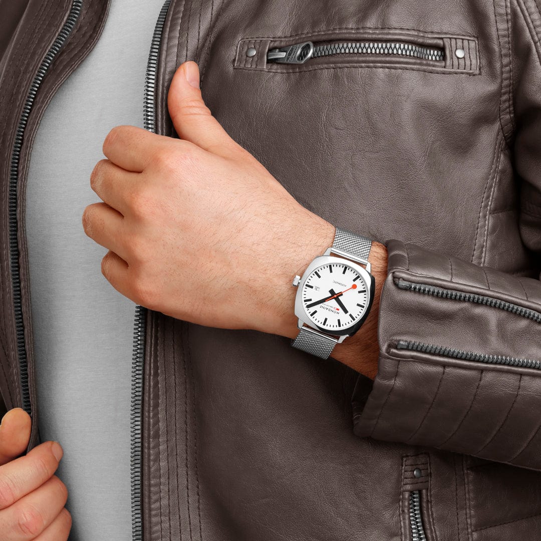 Mondaine Cushion Automatic 39 mm, Stainless Steel Mesh, MSL.3961B.SM