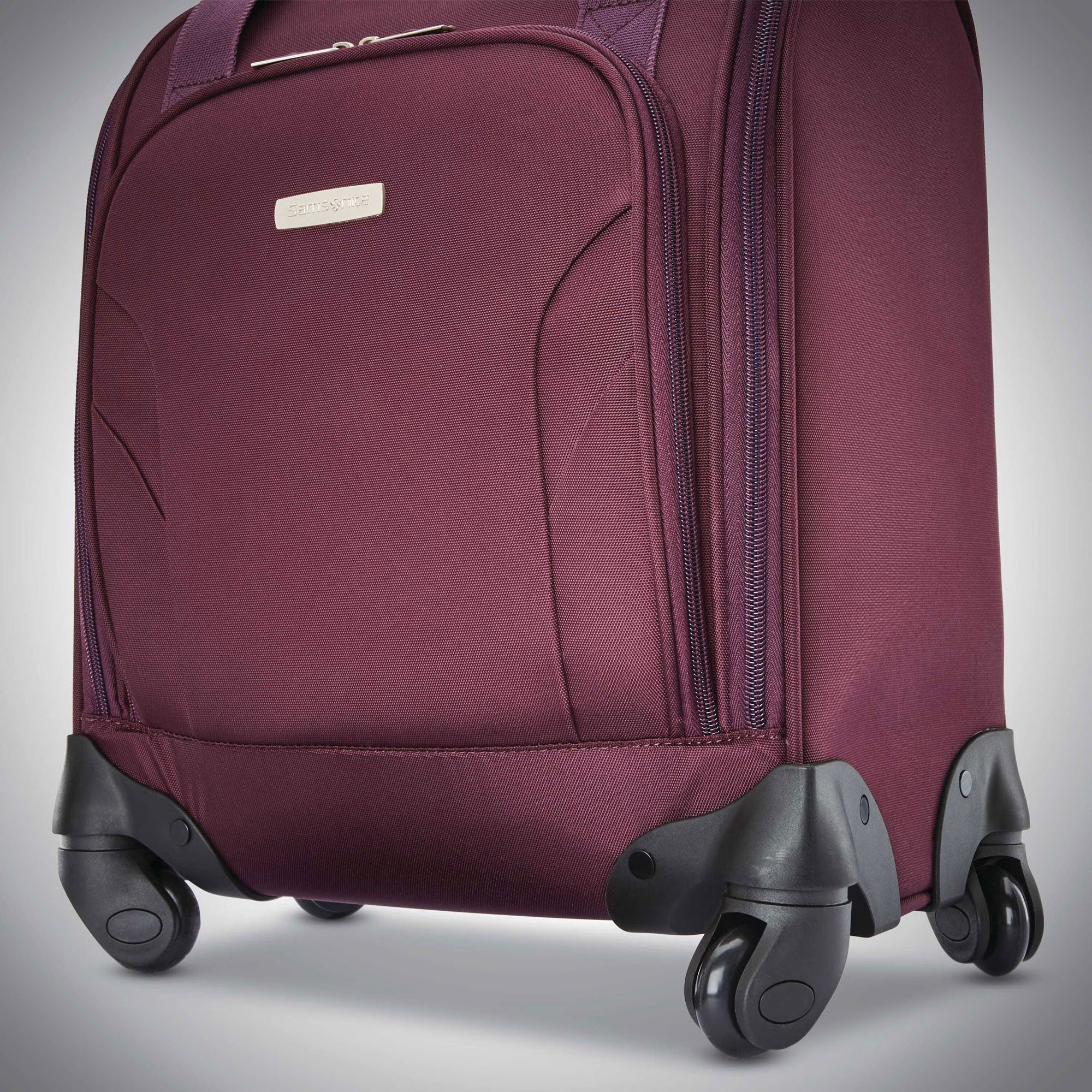 Samsonite Spinner Underseater with USB Port