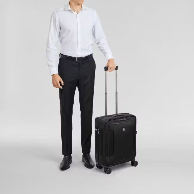 Victorinox Werks Traveler 7.0 Global Carry-On