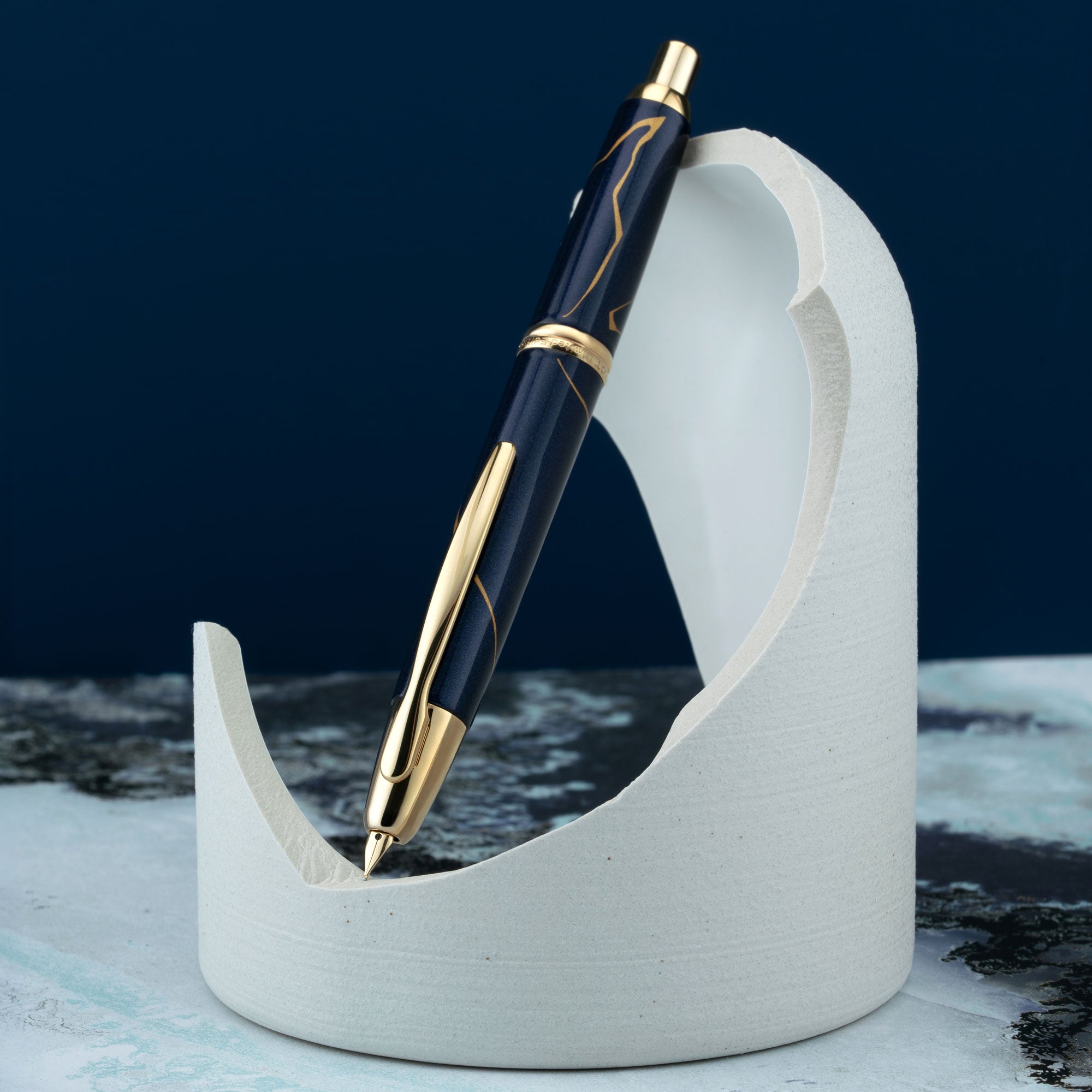 Pilot Limited Edition 2026 Vanishing Point: Golden Journey