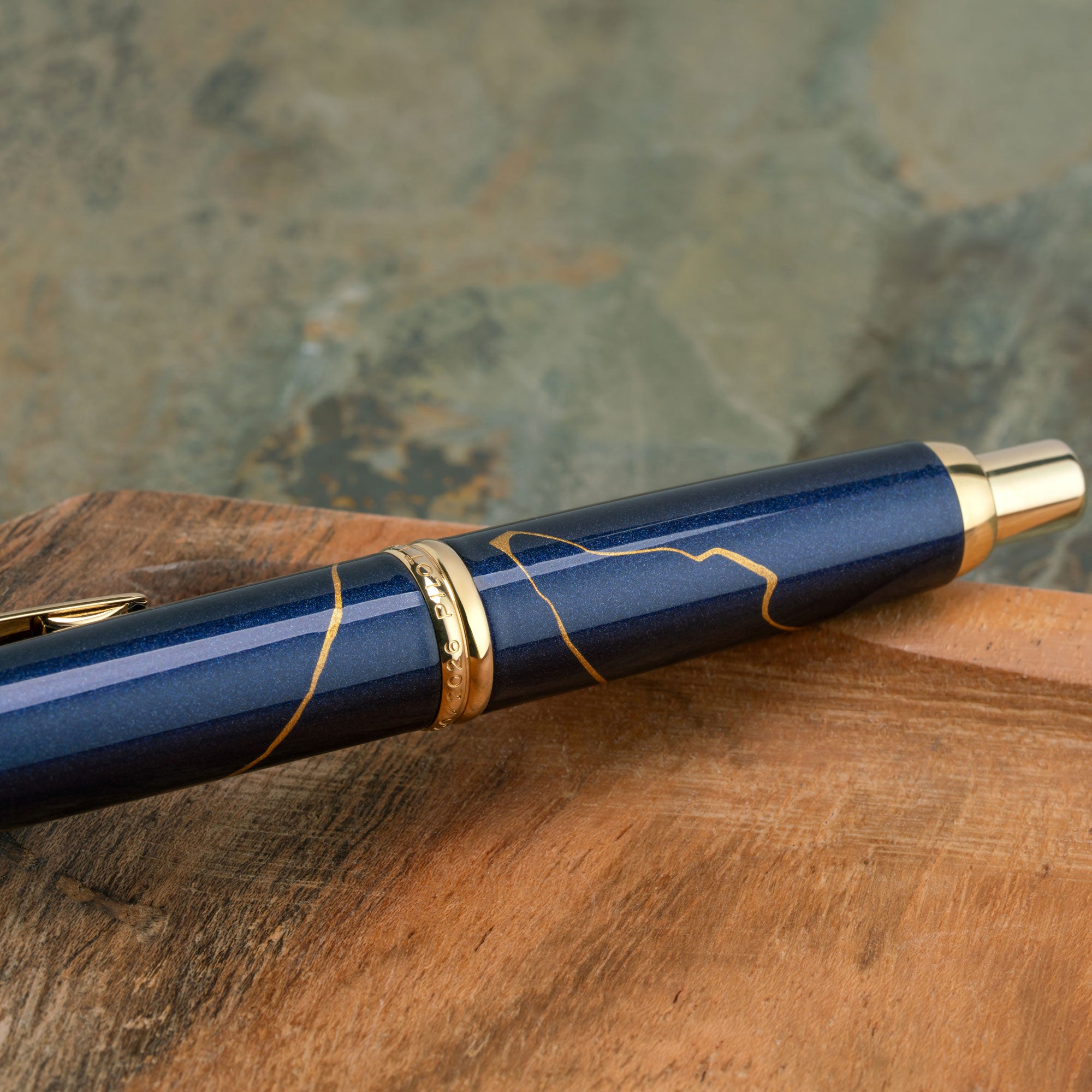 Pilot Limited Edition 2026 Vanishing Point: Golden Journey
