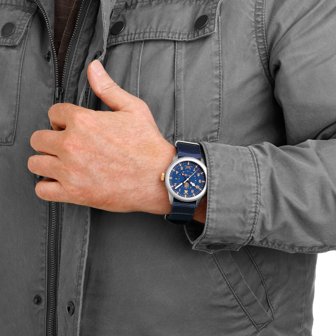 Luminox P-38 Lightning x Volition America P-38 LIGHTNING®, The Guardian, 42 mm XA.9521.VOL