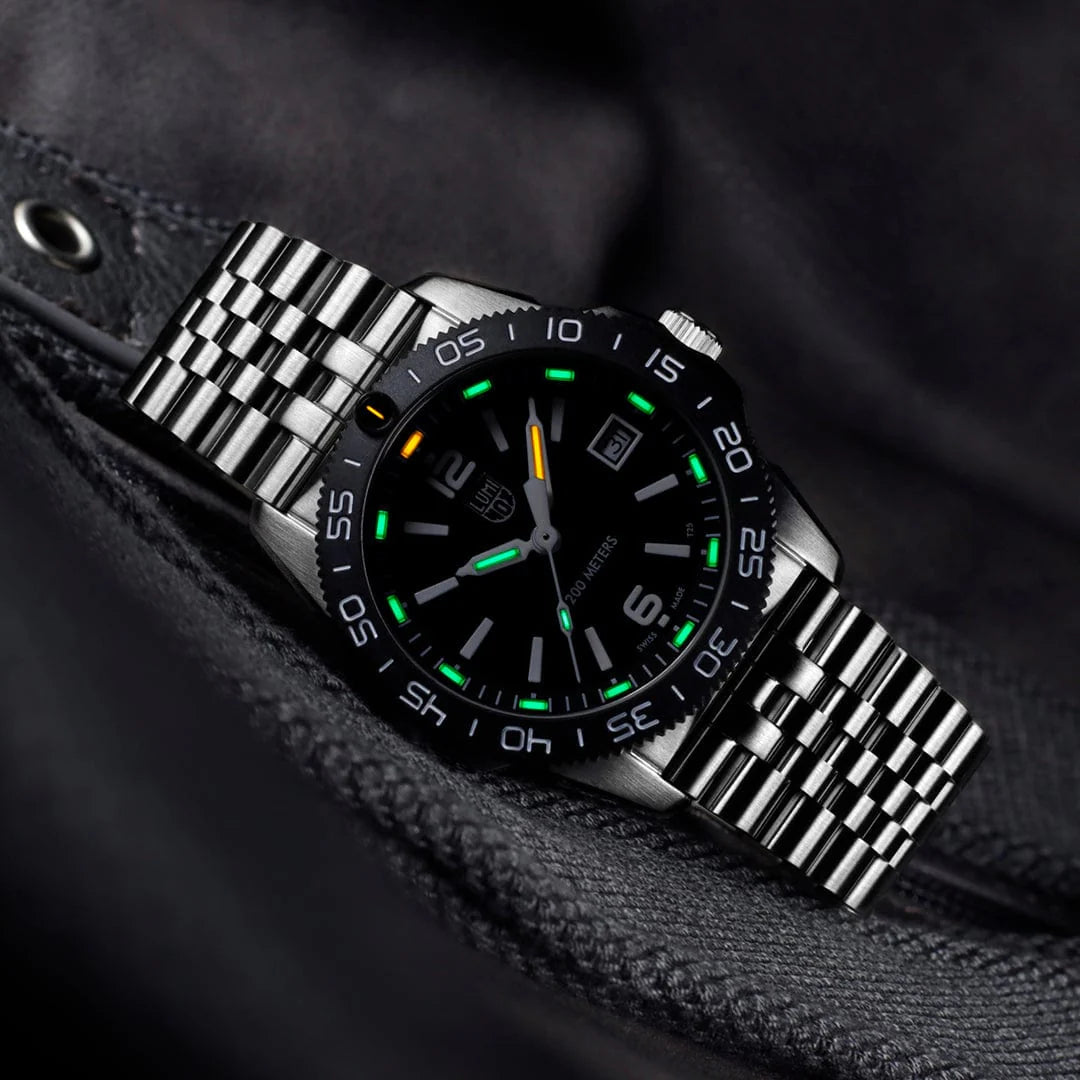 Luminox Pacific Diver Ripple Dive Watch, 39 mm XS.3122M.1