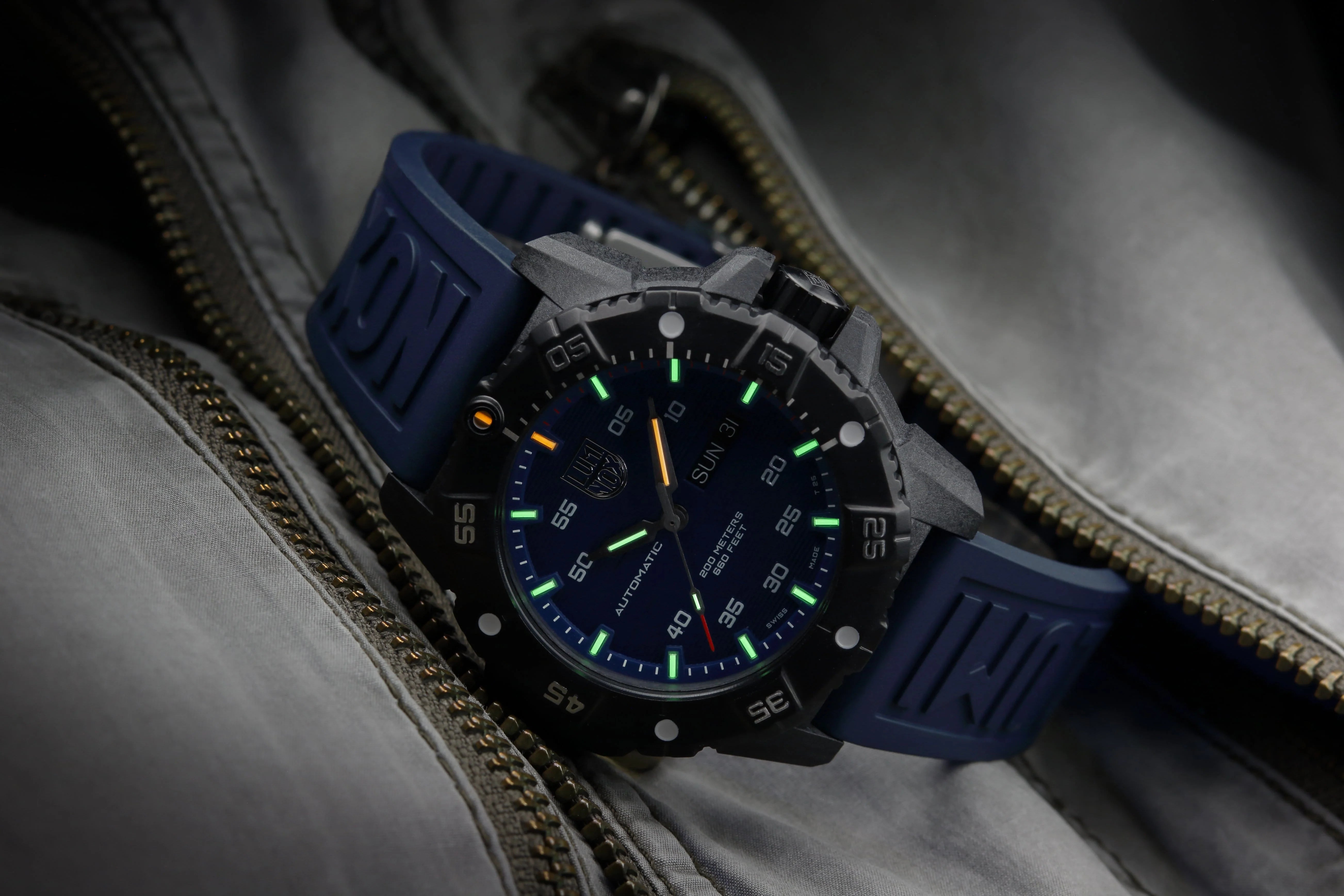 Luminox Master Carbon SEAL Automatic Automatic Dive Watch, 45 mm XS.3863