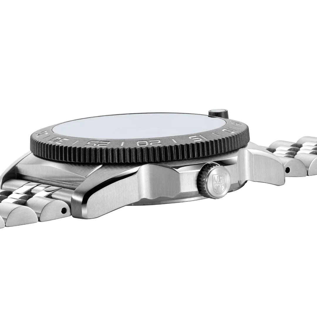Luminox Pacific Diver Ripple Dive Watch, 39 mm XS.3126M.1