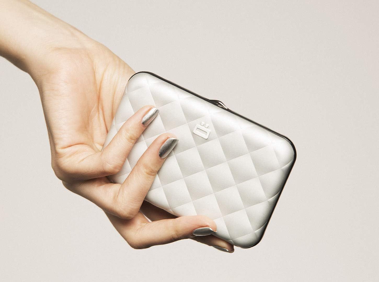 OGON Quilted Button SMART CASE WALLET Silver
