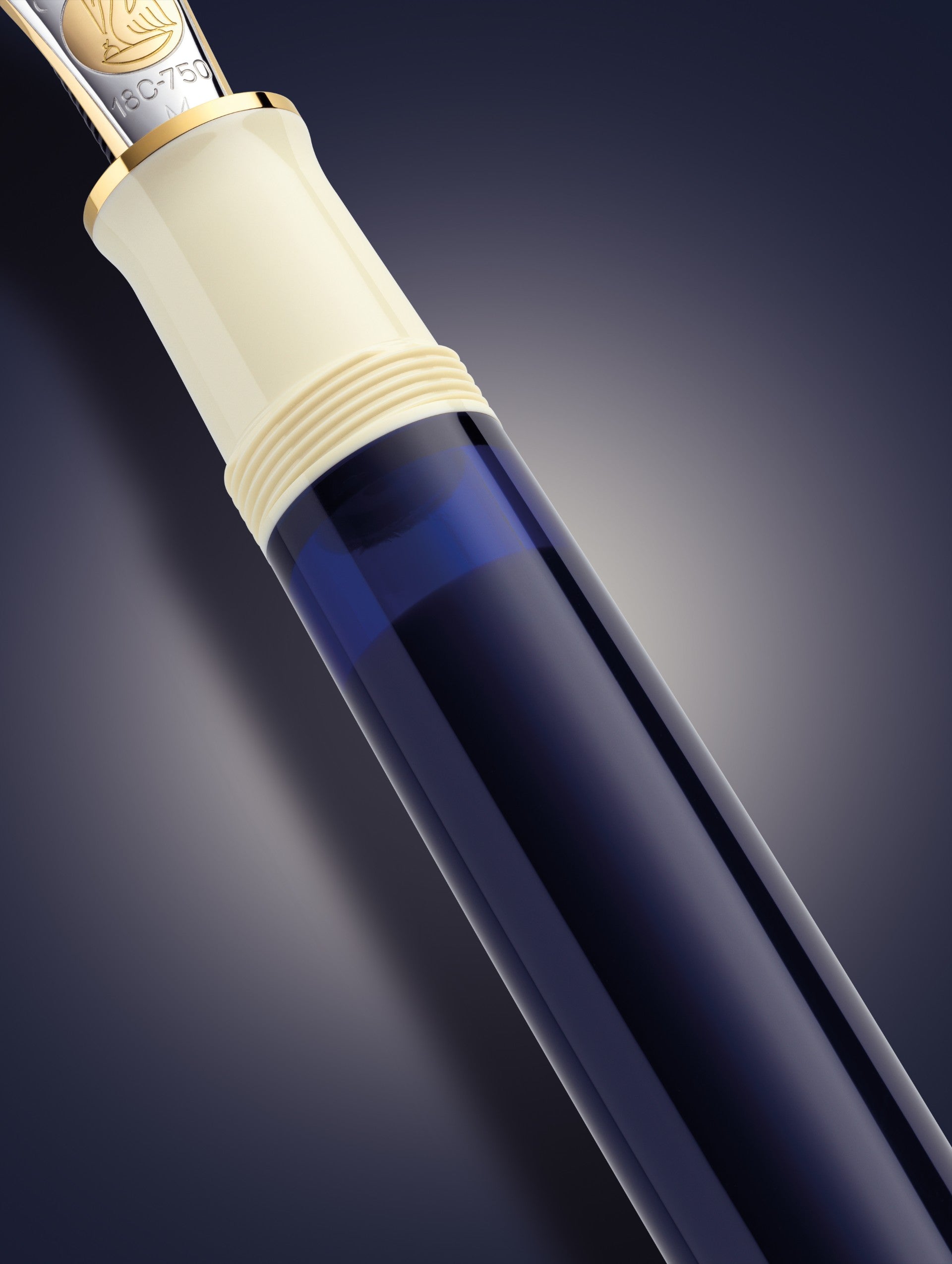 Pelikan Souveran 800 Special Edition Fountain Pen - Cream Blue