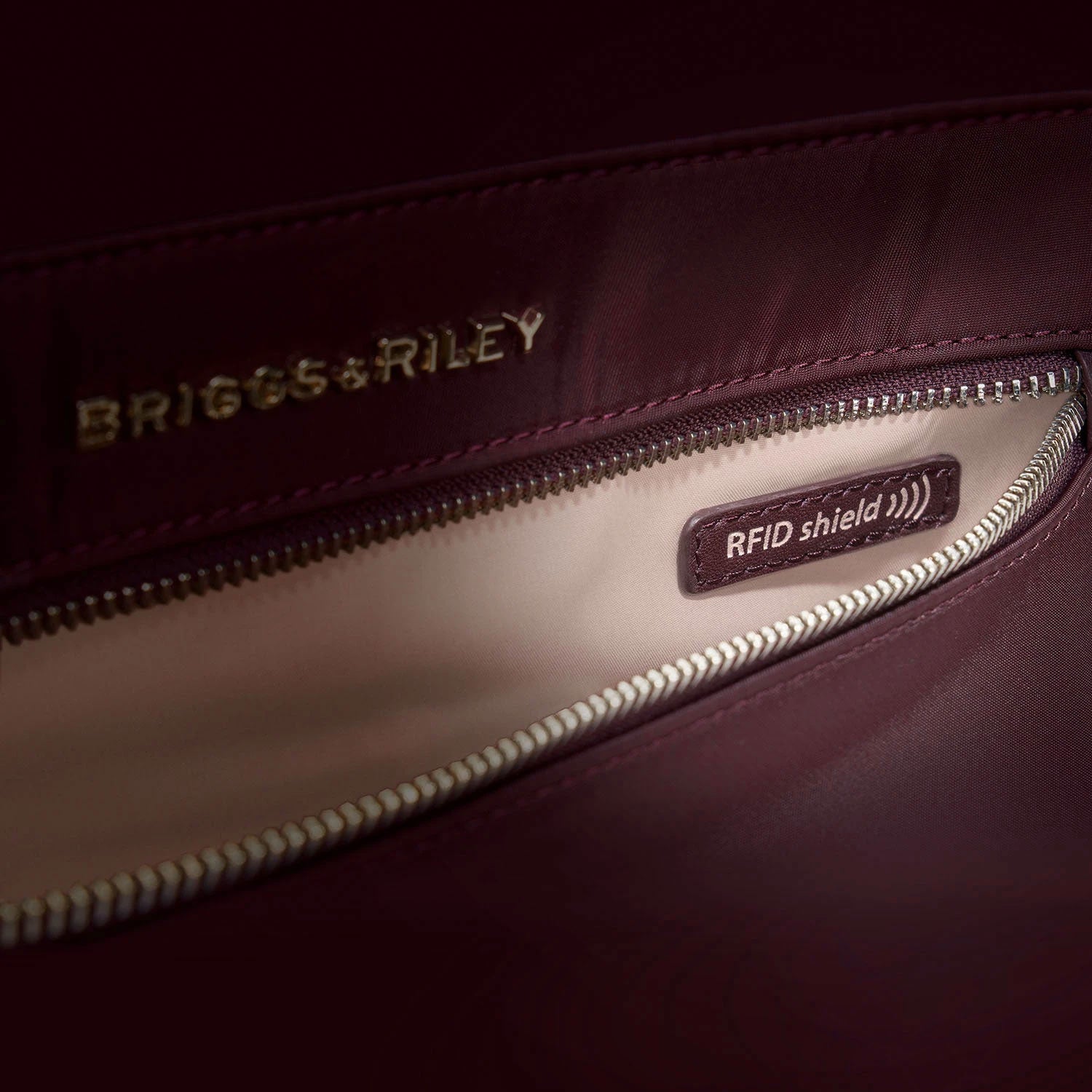 Briggs & Riley Rhapsody WIDEMOUTH CABIN SPINNER PU118SP