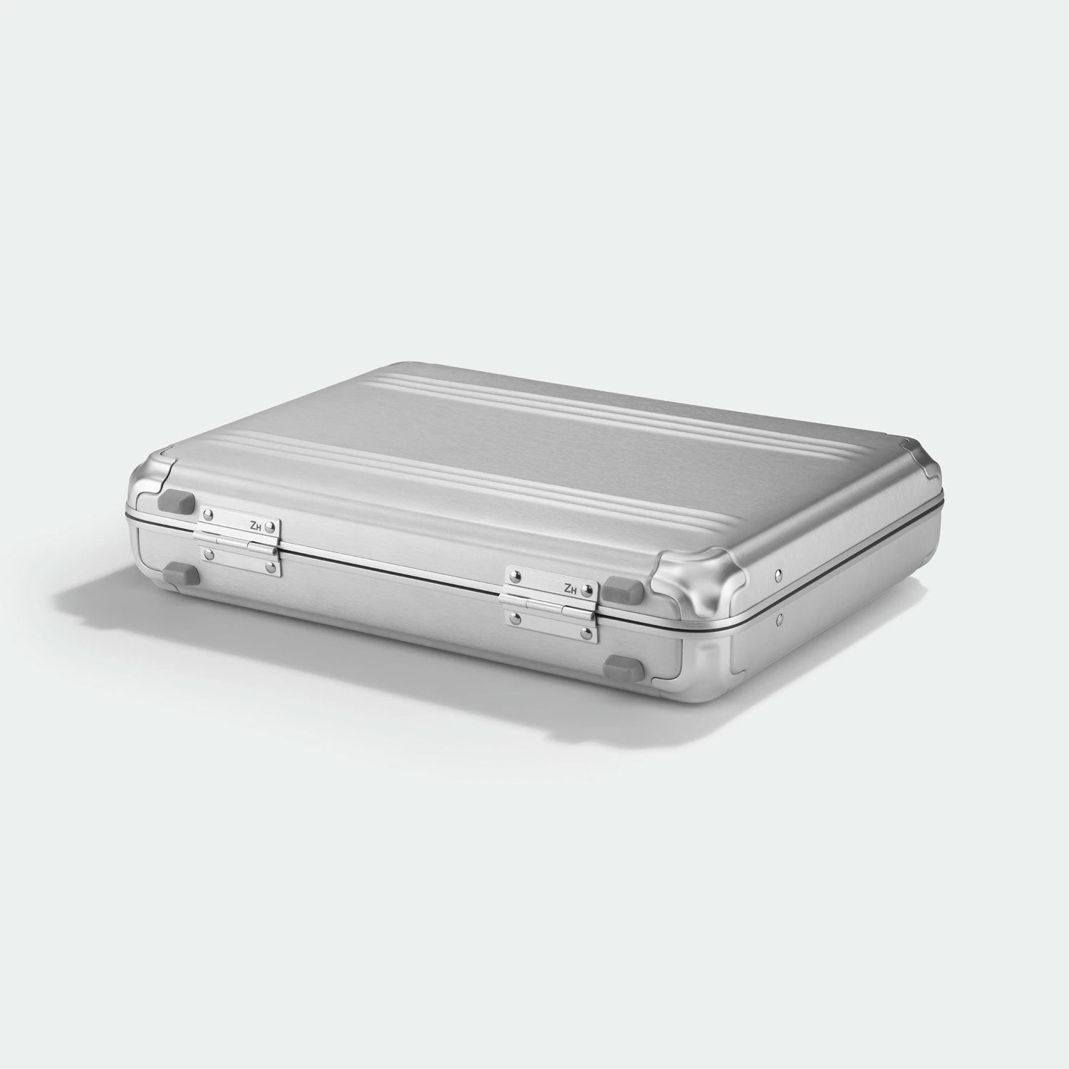 Zero Halliburton Pursuit Aluminum Medium Attache Case Silver